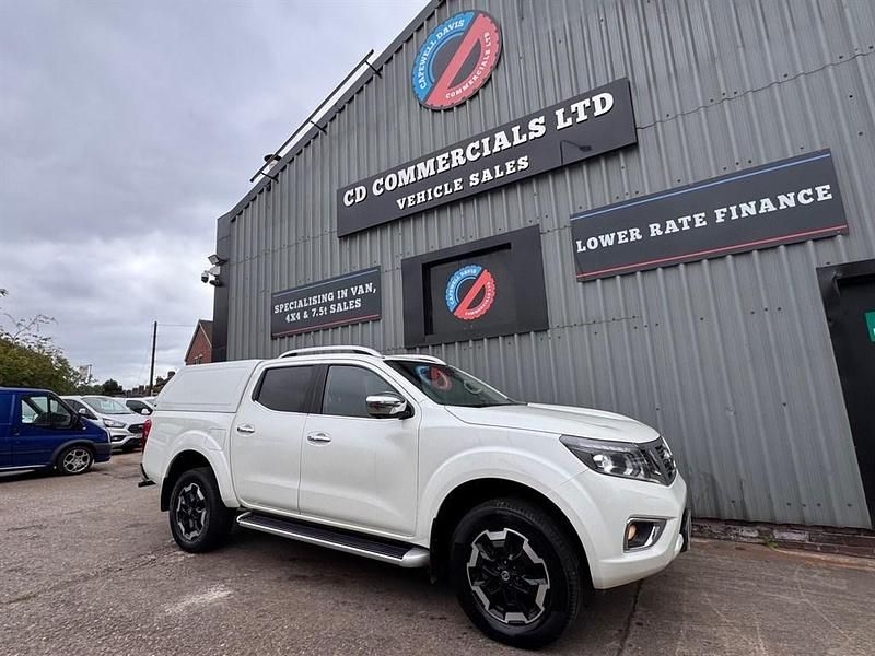 White Used 2020 Nissan Navara Tekna Pickup | £10,495 (Super price) - Image 1/3