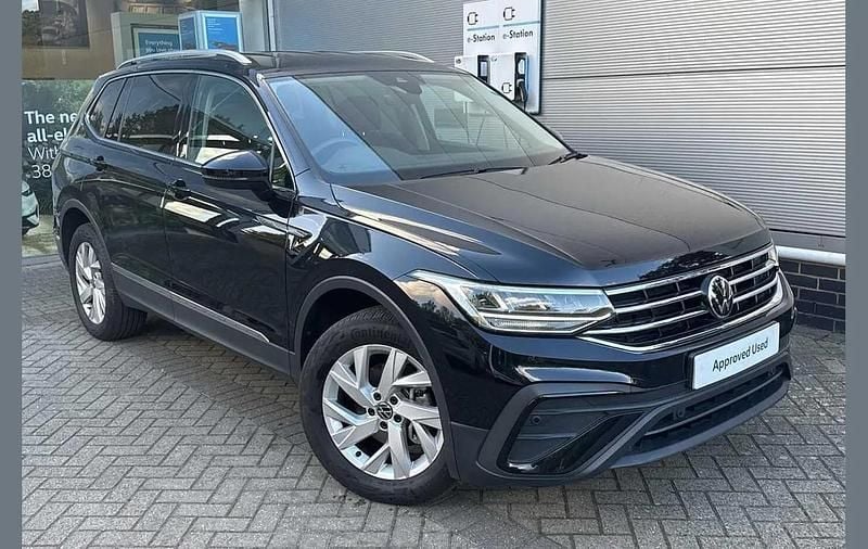 Black Used 2023 VW Tiguan Allspace Life SUV | £27,989 (Fair price) - Image 1/4