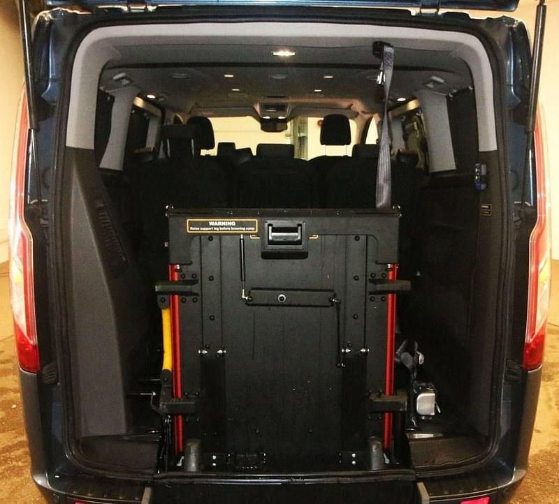 Used Ford Tourneo Custom Titanium 130 HP (95 kW) 2021 Blue Van