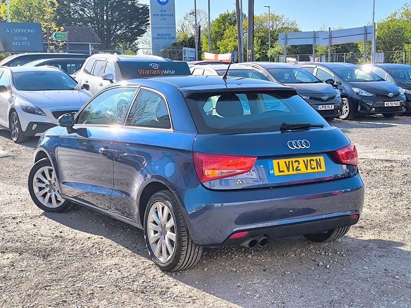 Begagnad Audi A1 Sport 2012 Blå Halvkombi