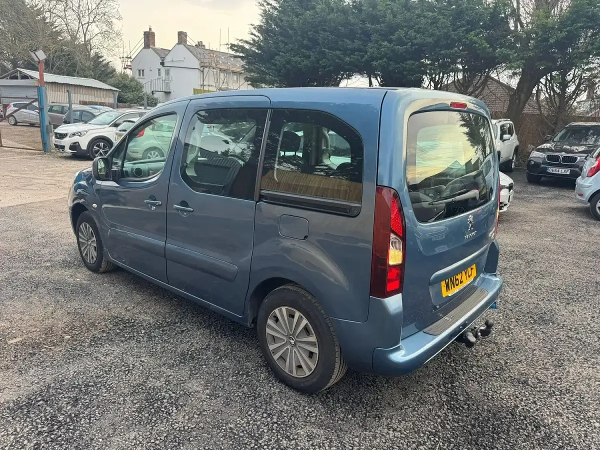 Used Peugeot TePee S 2012 Blue MPV