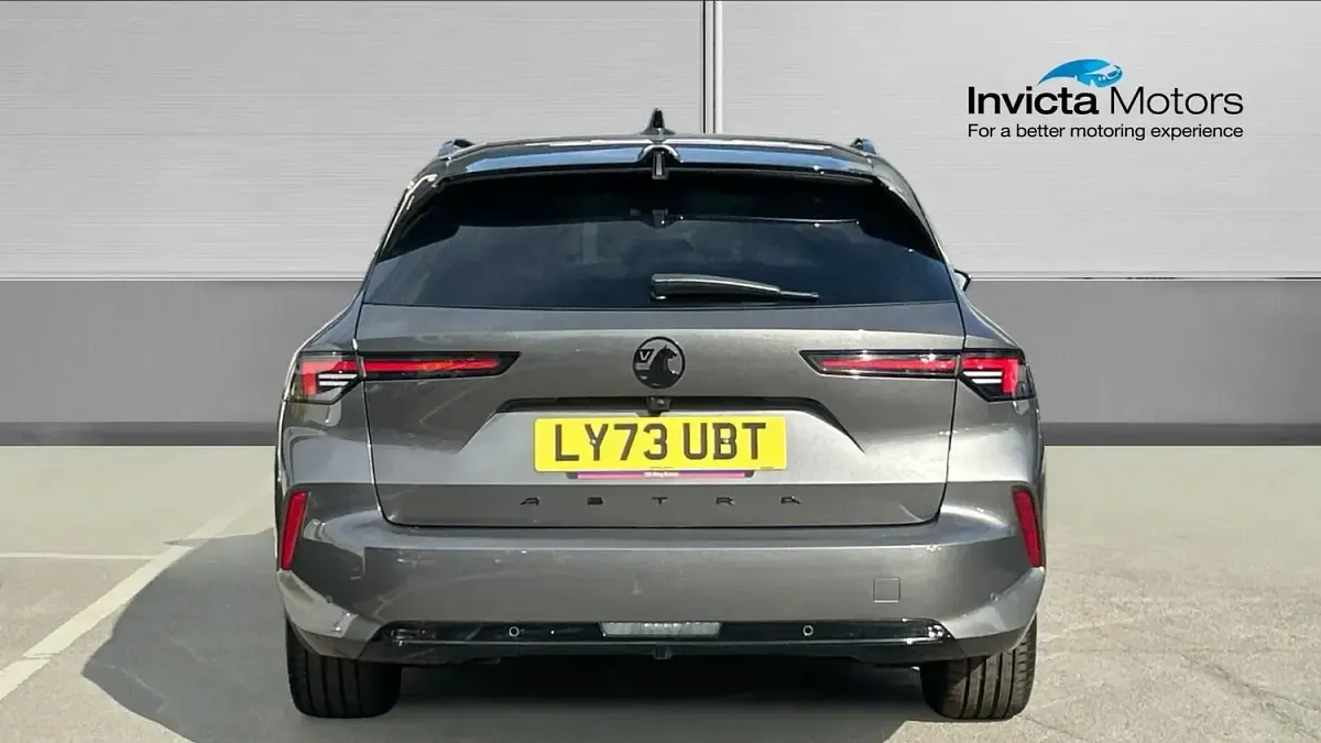 Used Vauxhall Astra Ultimate 130 HP (95 kW) 2024 Grey Estate
