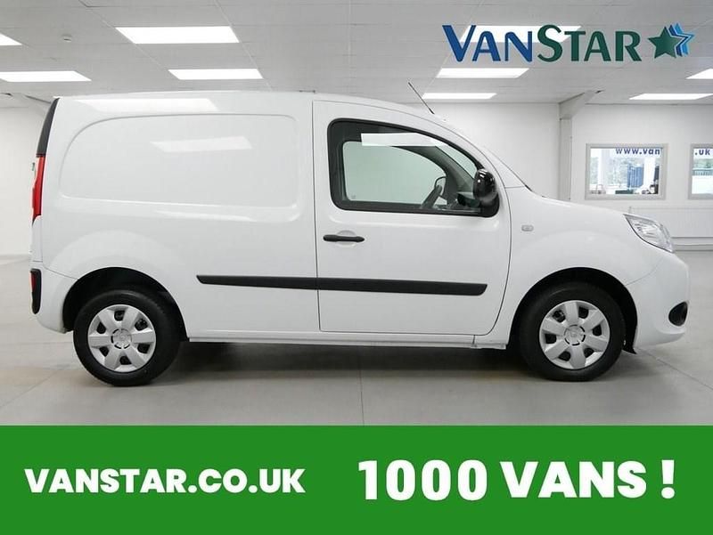 Usado Renault Kangoo Business 95 HP (69 kW) 2021 Branco Monovolume