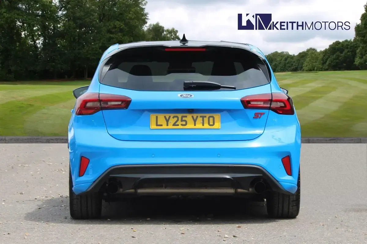 Used Ford Focus ST 280 HP (205 kW) 2025 Blue Hatchback