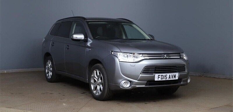 Grey Used 2015 Mitsubishi Outlander P-HEV Estate | £7,990 (Super price) - Image 1/4