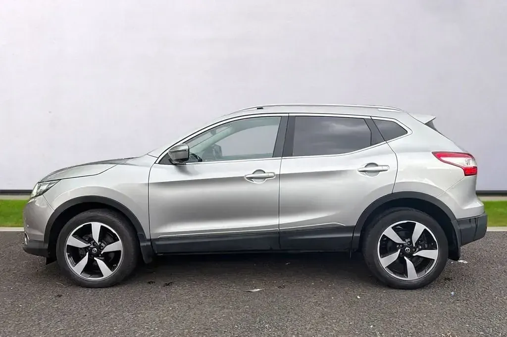 Gebraucht Nissan Qashqai N-TEC 2016 Silber SUV