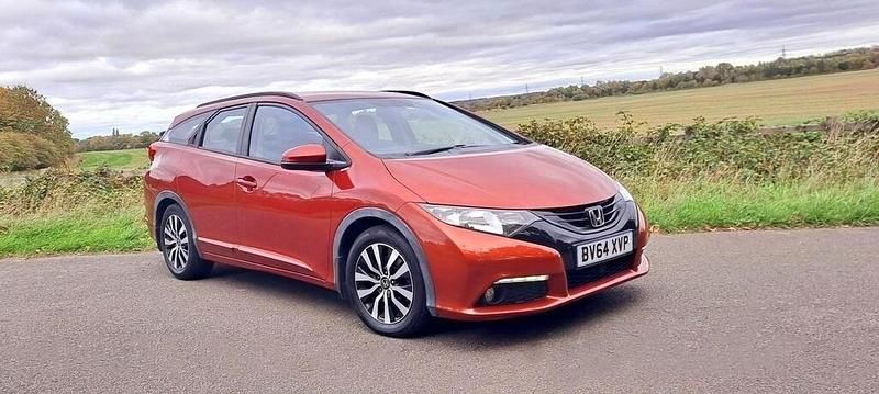 Metallic passion red Used 2014 Honda Civic SE Plus Estate | £6,493 (Fair price) - Image 1/4