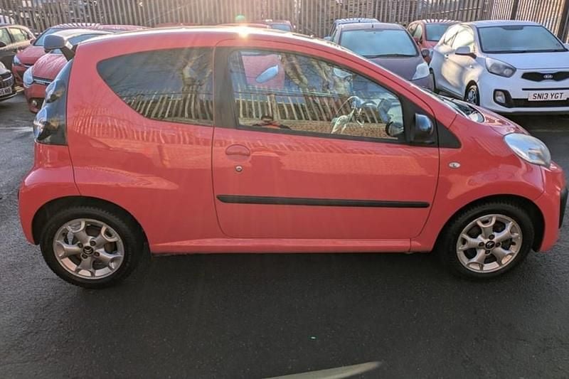 Used Citroën C1 Platinum 68 HP (50 kW) 2014 Red Hatchback