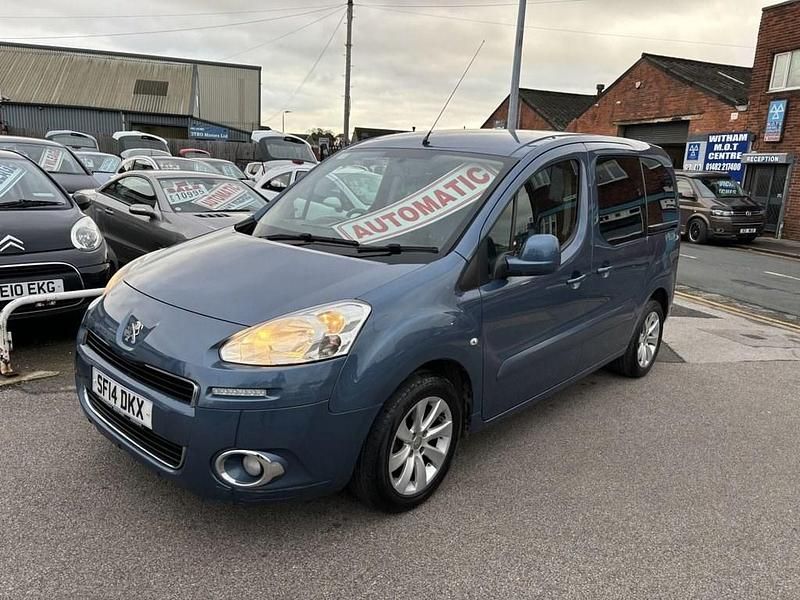 Used Peugeot TePee S 92 HP (67 kW) 2014 Blue MPV