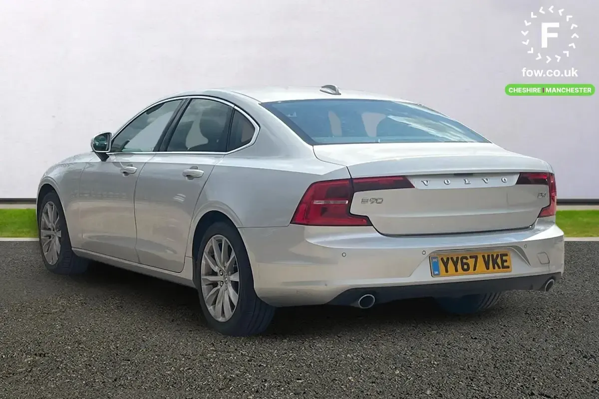 Used Volvo S90 Momentum 190 HP (139 kW) 2017 Silver Sedan