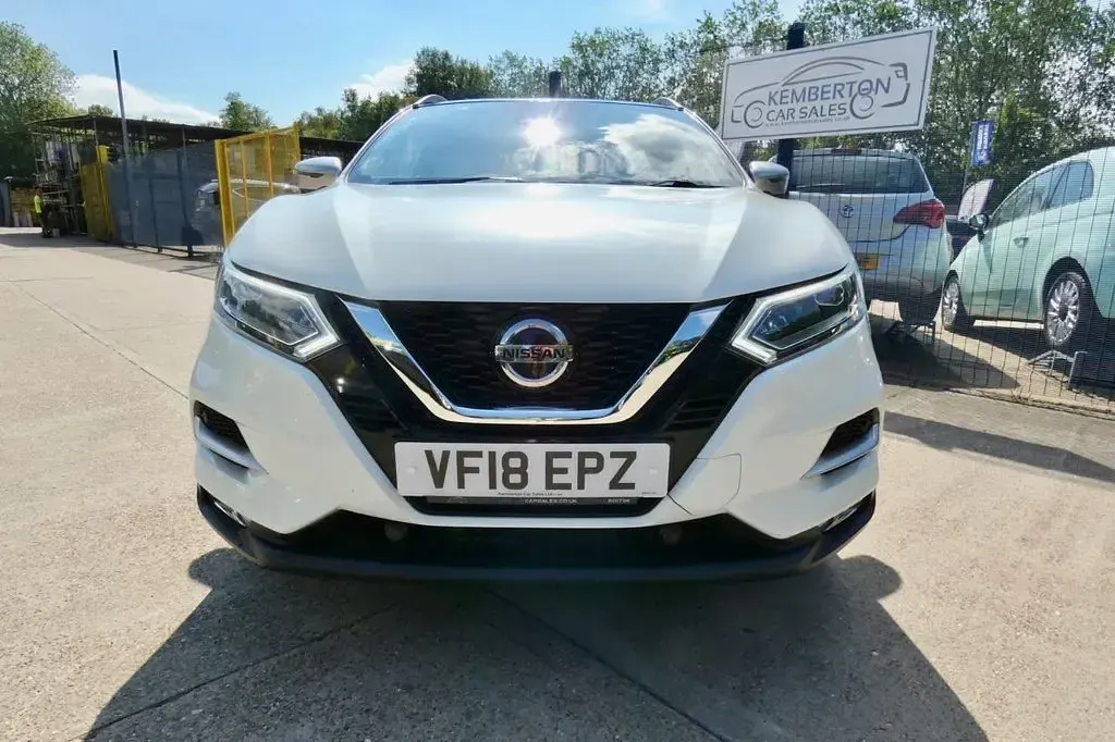 Used Nissan Qashqai Tekna+ 130 HP (95 kW) 2018 White SUV