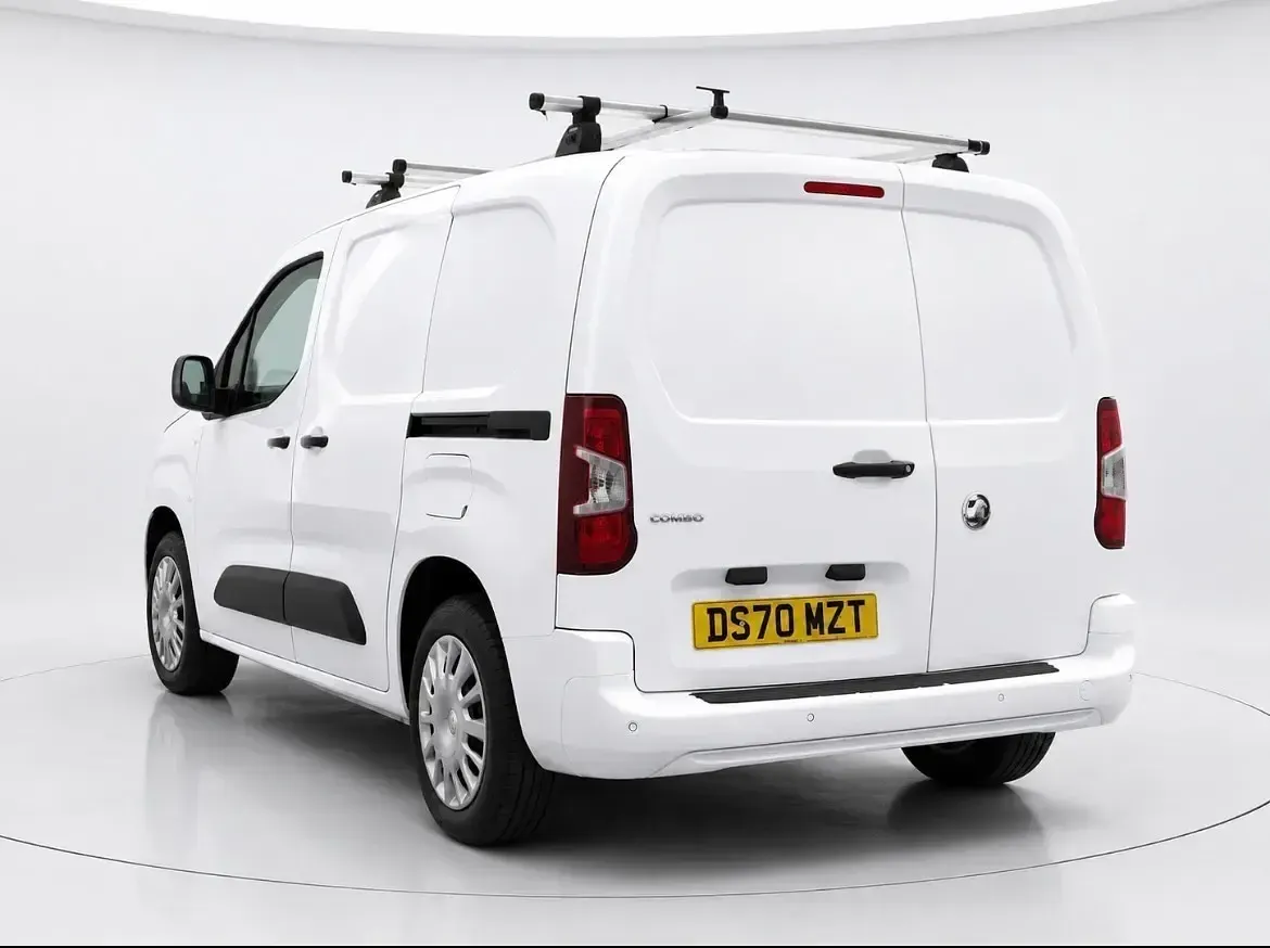 Used Vauxhall Combo Sportive 100 HP (73 kW) 2020 White MPV
