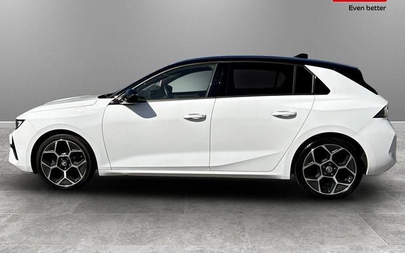 Second-hand Vauxhall Astra Ultimate 131 CP (96 kW) 2026 Hatchback