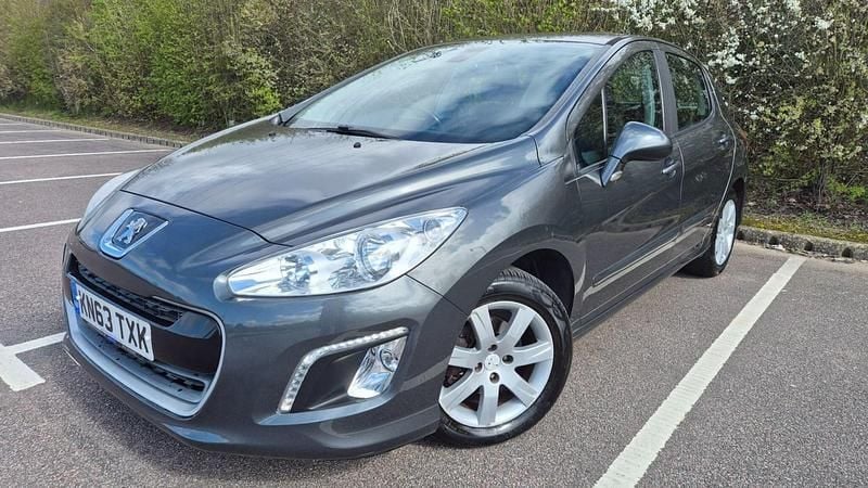 Used Peugeot 308 Active 92 HP (67 kW) 2013 Grey Hatchback
