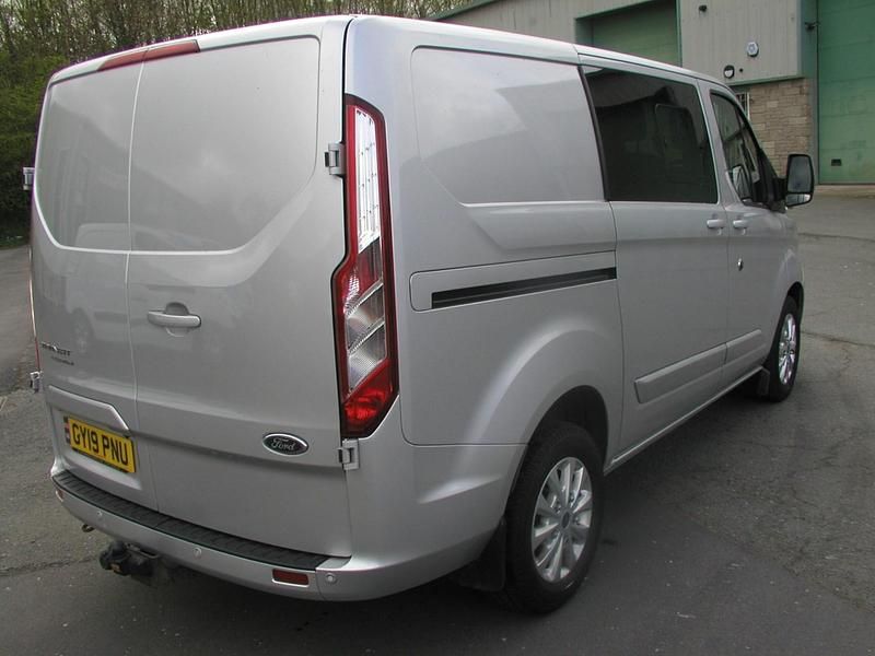 Używany Ford Transit Custom Limited 130 KM (95 kW) 2019 Srebrny Van