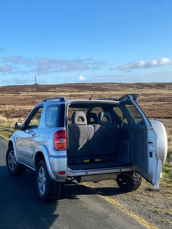 Used Toyota RAV4 2001 Silver SUV