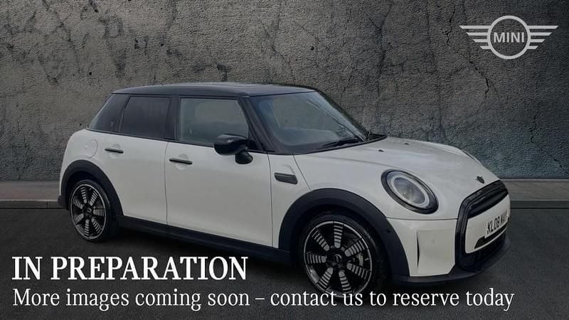 White Used 2023 Mini Cooper Exclusive Hatchback | £24,625 (Fair price) - Image 1/4