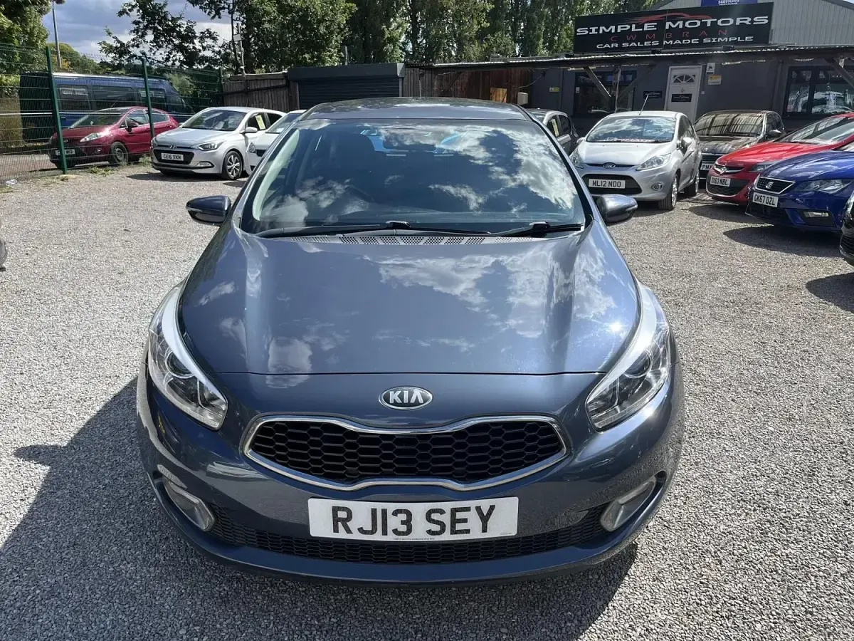 Used Kia Ceed 128 HP (94 kW) 2013 Blue Hatchback
