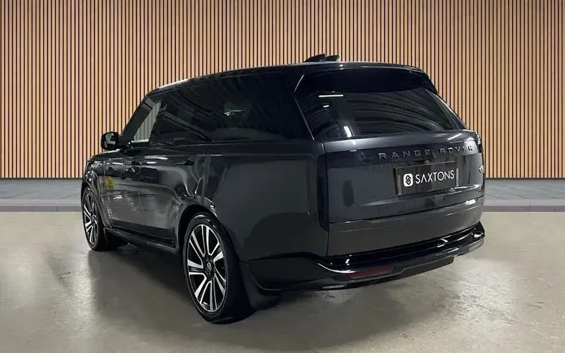 Used Land Rover Range Rover HSE 300 HP (220 kW) 2025 SUV