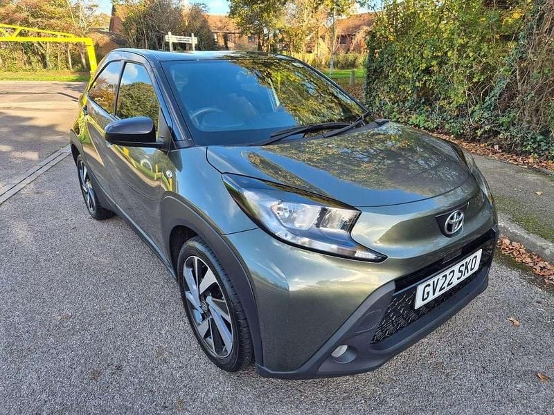 Green Used 2022 Toyota Aygo X SUV | £11,990 (Good price) - Image 1/4