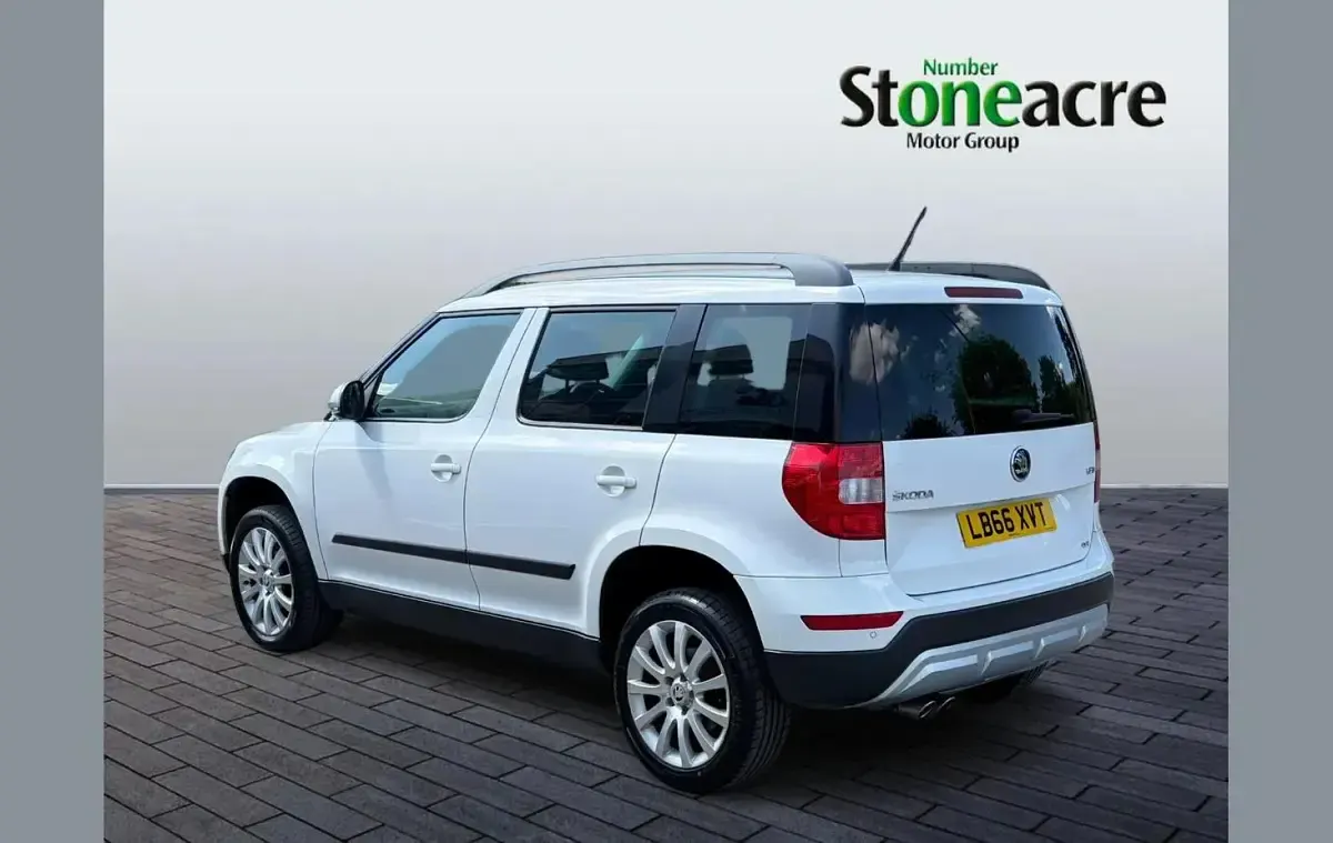 Used Skoda Yeti Outdoor Business Line 147 HP (108 kW) 2017 White SUV