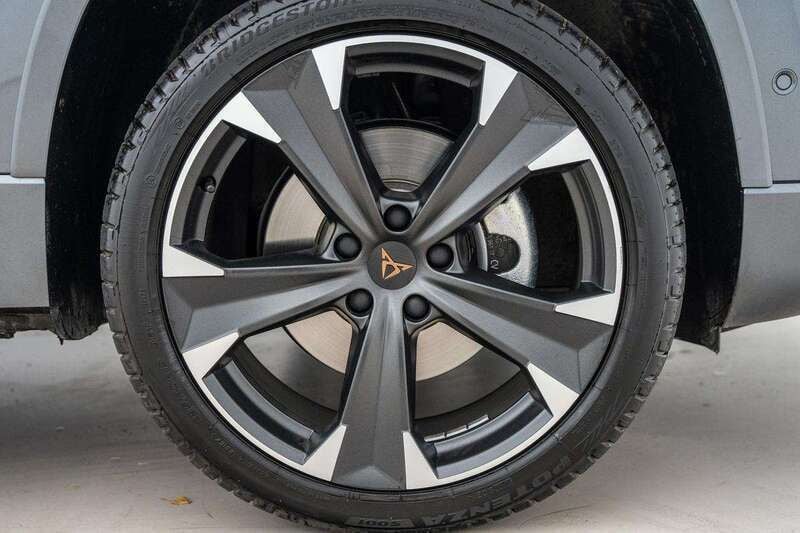 Image 3/4