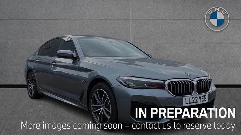 Blue Used 2022 BMW 530e M Sport | £27,637 (Good price) - Image 1/4