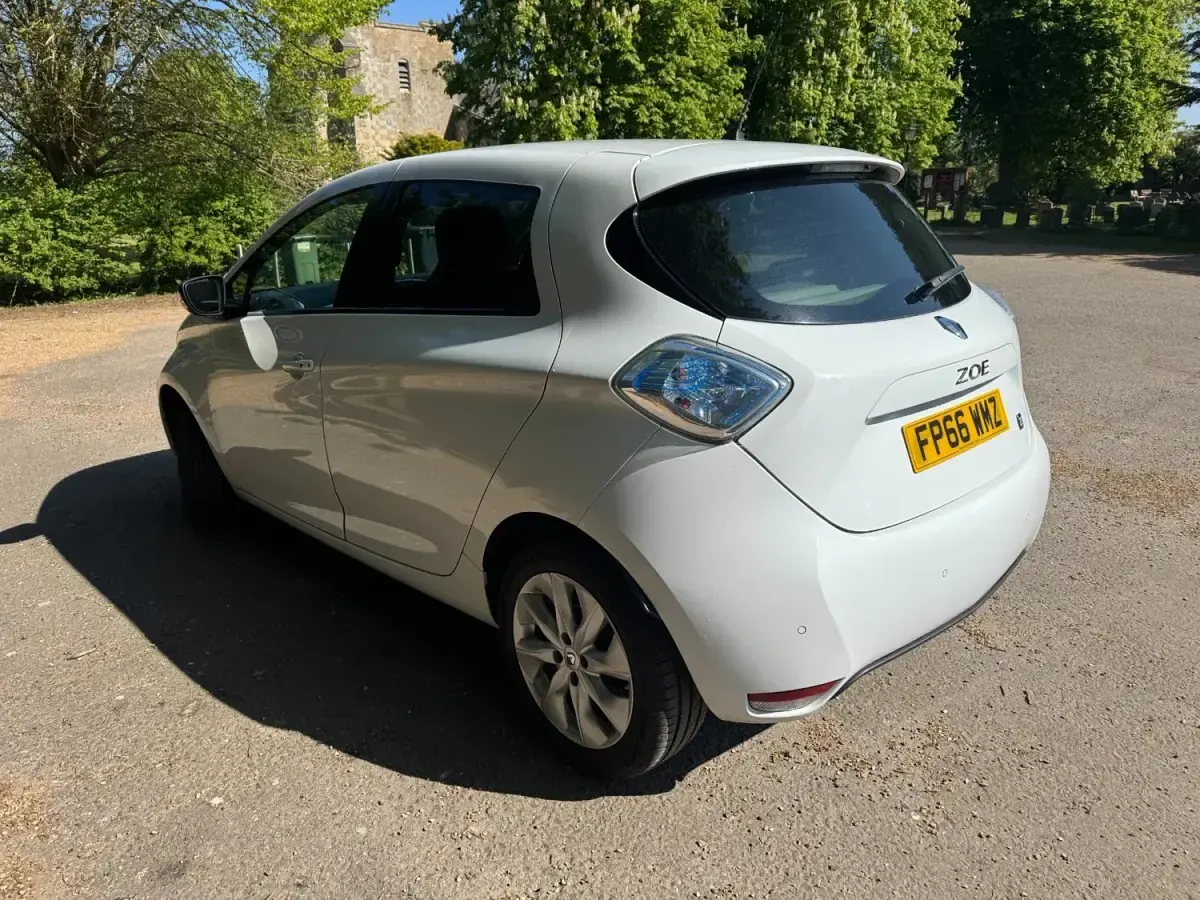 Usado Renault Zoe Dynamique 64 kW (88 HP) 2016 Branco Citadino