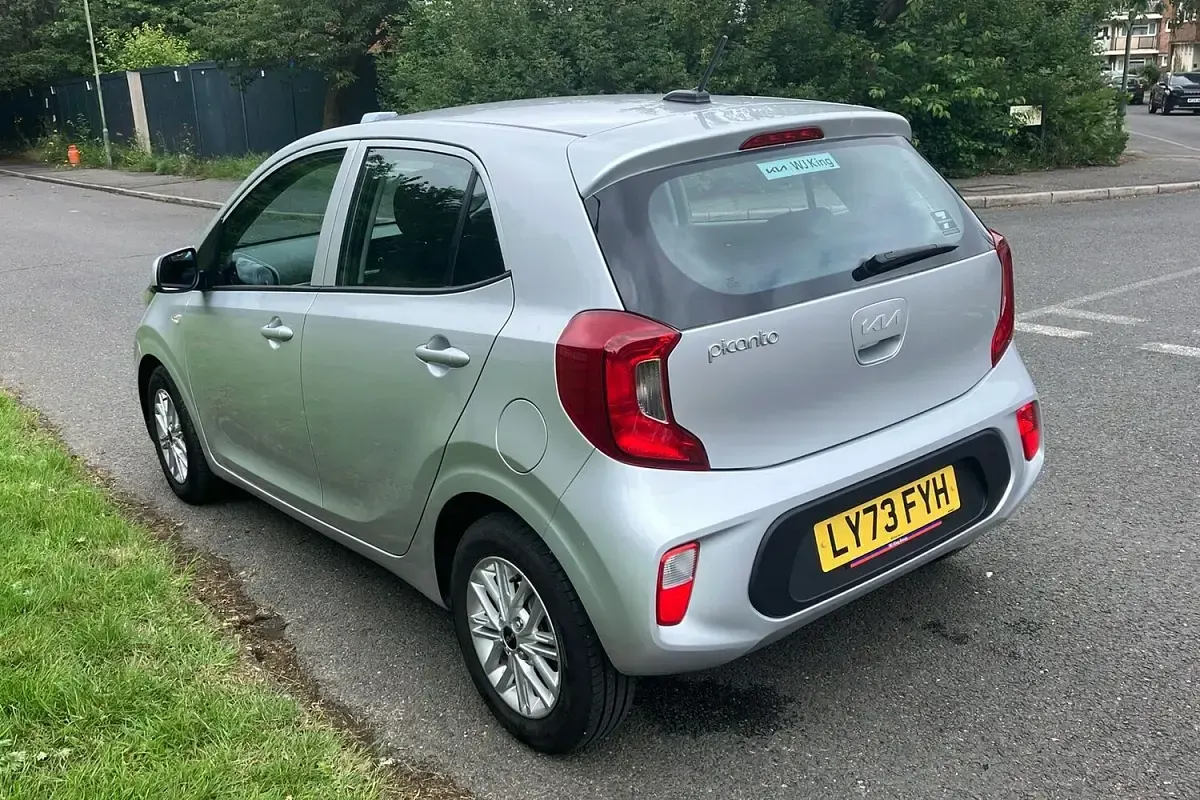 Used Kia Picanto 66 HP (48 kW) 2023 Silver Hatchback