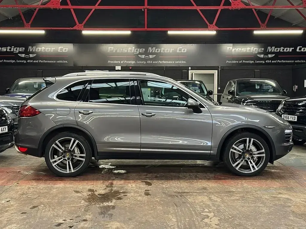 Used Porsche Cayenne 382 HP (280 kW) 2013 Grey SUV