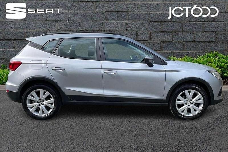 Begagnad Seat Arona SE Technology 94 HK (69 kW) 2018 Silver SUV