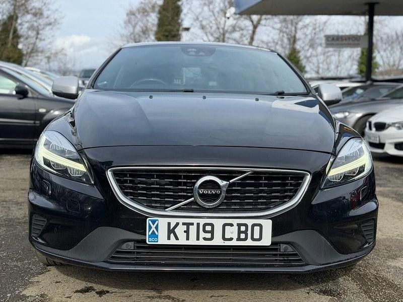 Used Volvo V40 R-Design 122 HP (89 kW) 2019 Black Estate
