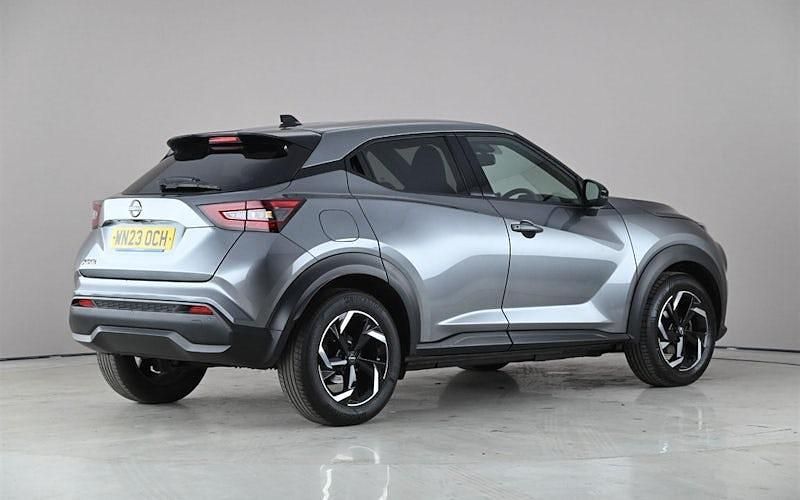 Second-hand Nissan Juke N-Connecta 114 CP (83 kW) 2023 Gri SUV