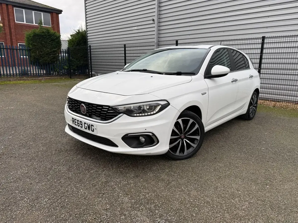 Usado Fiat Tipo Lounge 120 HP (88 kW) 2019 Branco Citadino
