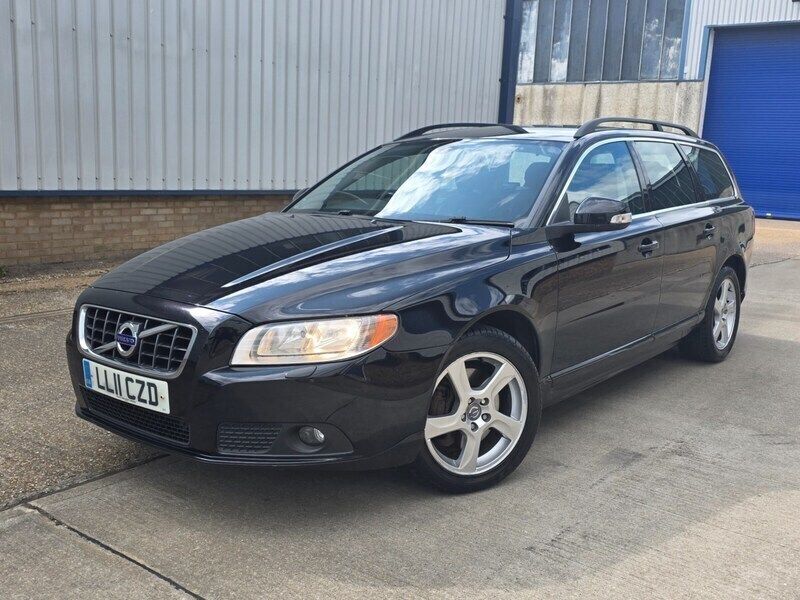 Black Used 2011 Volvo V70 SE Estate | £4,490 (Good price) - Image 1/4