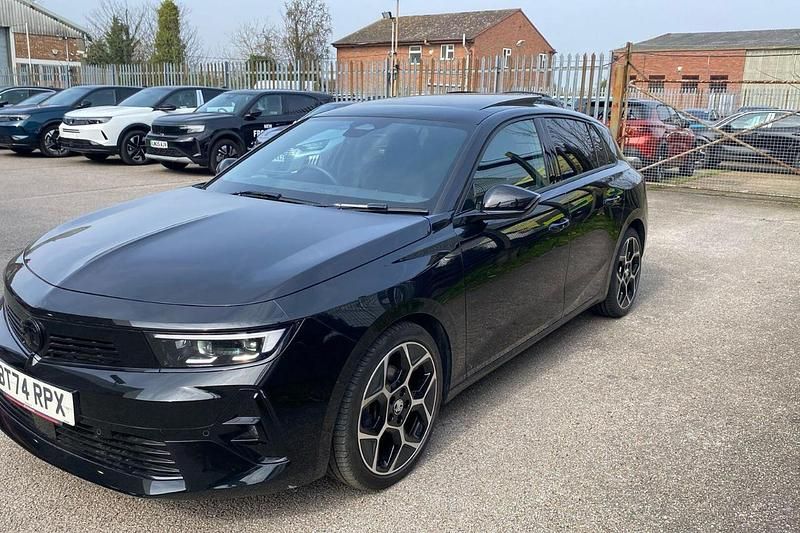 Used Vauxhall Astra Ultimate 130 HP (95 kW) 2024 Black Hatchback