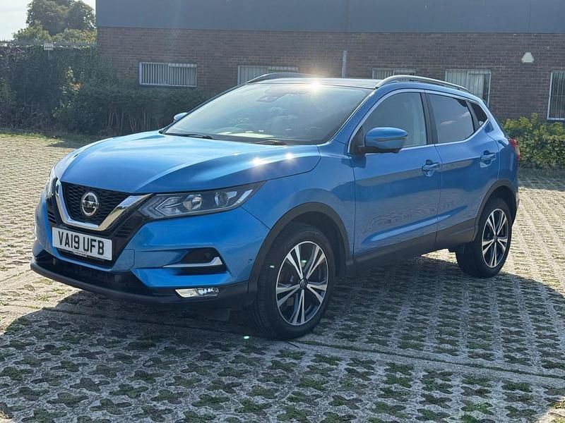 Blue Used 2019 Nissan Qashqai N-Connecta SUV | £12,295 (Good price) - Image 1/4
