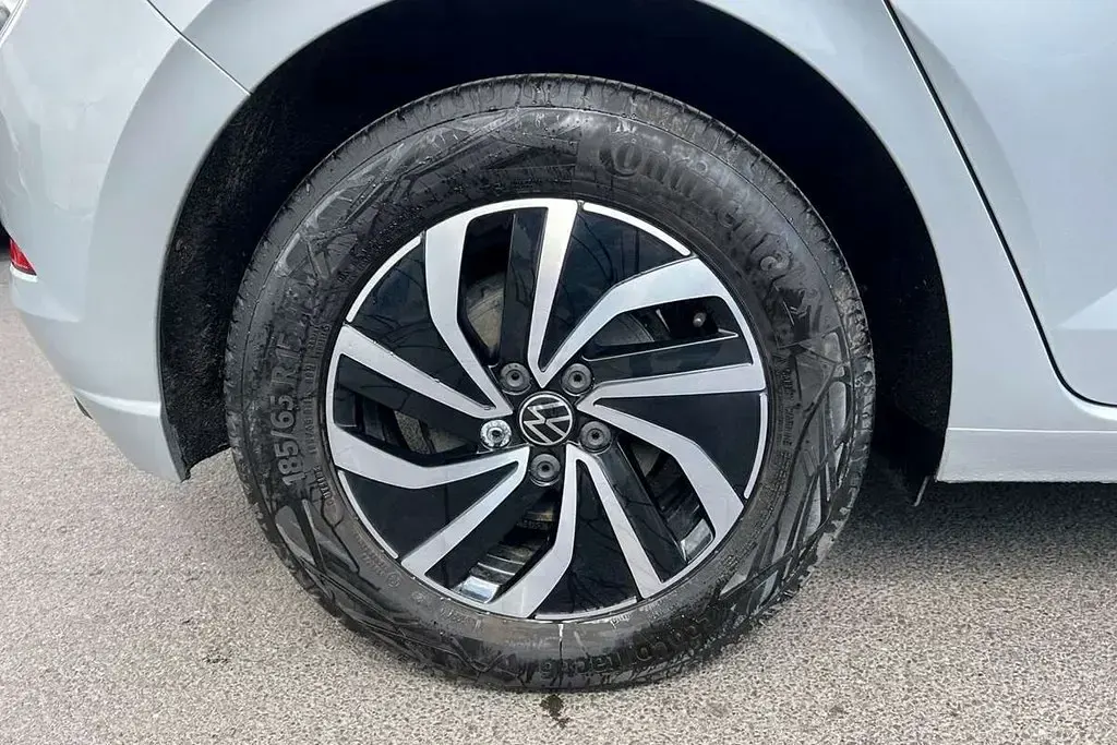 Begagnad VW Polo S 95 HK (69 kW) 2023 Silver Halvkombi