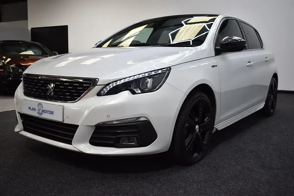 Used Peugeot 308 GT-line 130 HP (95 kW) 2018 White Hatchback