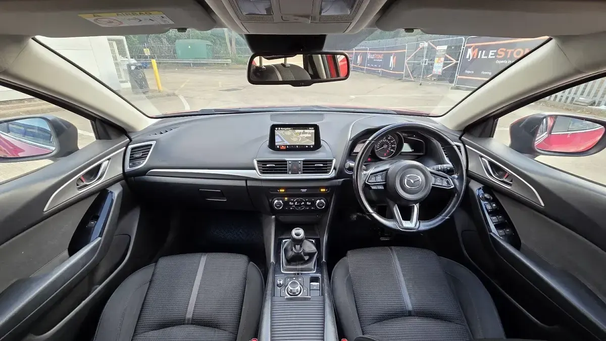Used Mazda 3 120 HP (88 kW) 2017 Red Hatchback