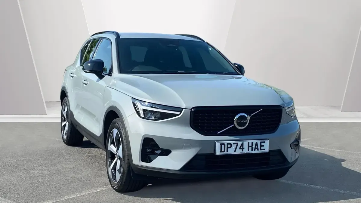Used Volvo XC40 Plus 197 HP (144 kW) 2025 SUV