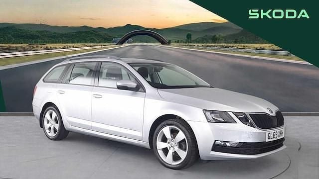 Brilliant silver metallic Used 2020 Skoda Octavia SE Estate | £12,995 (Good price) - Image 1/4