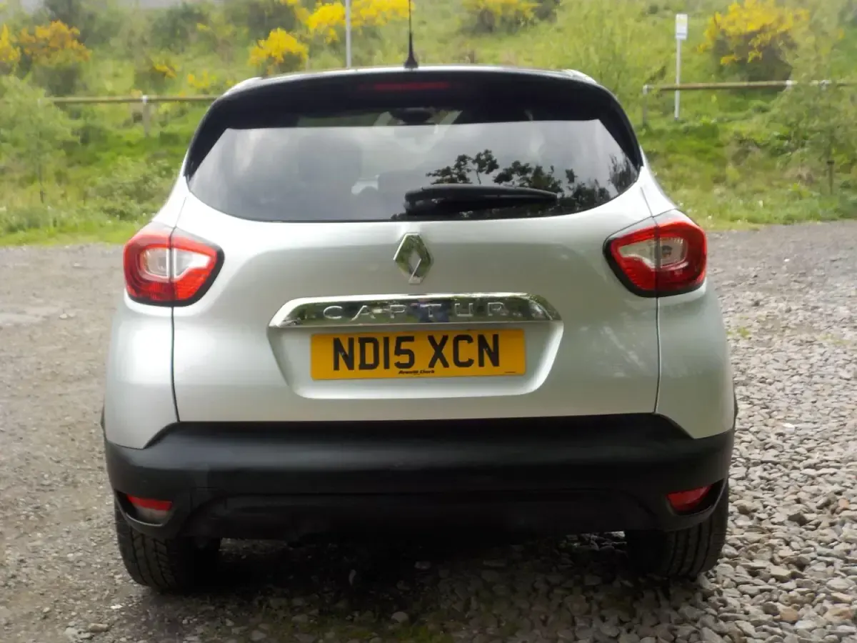Second-hand Renault Captur Dynamique 90 CP (66 kW) 2015 Negru SUV