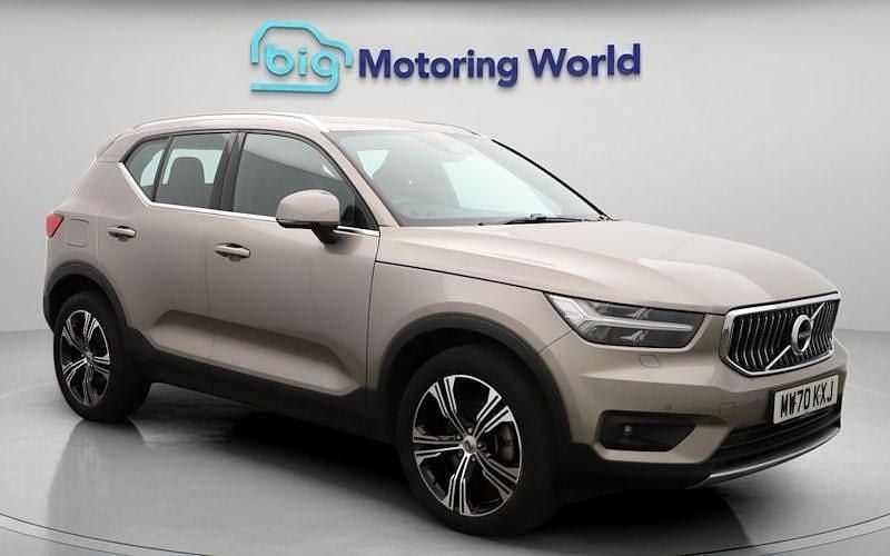 Used 2021 Volvo XC40 Inscription SUV | £23,550 (Good price) - Image 1/4