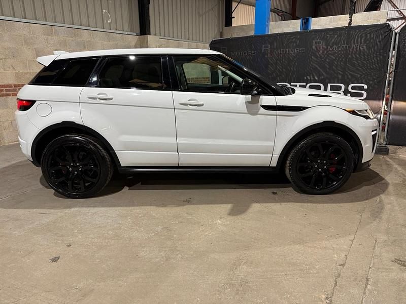 Used Land Rover Range Rover evoque HSE Dynamic 2018 White Estate