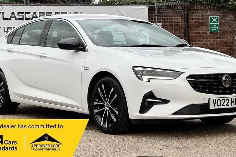 White Used 2022 Vauxhall Insignia Design Edition Hatchback | £10,990 (Fair price) - Image 1/1