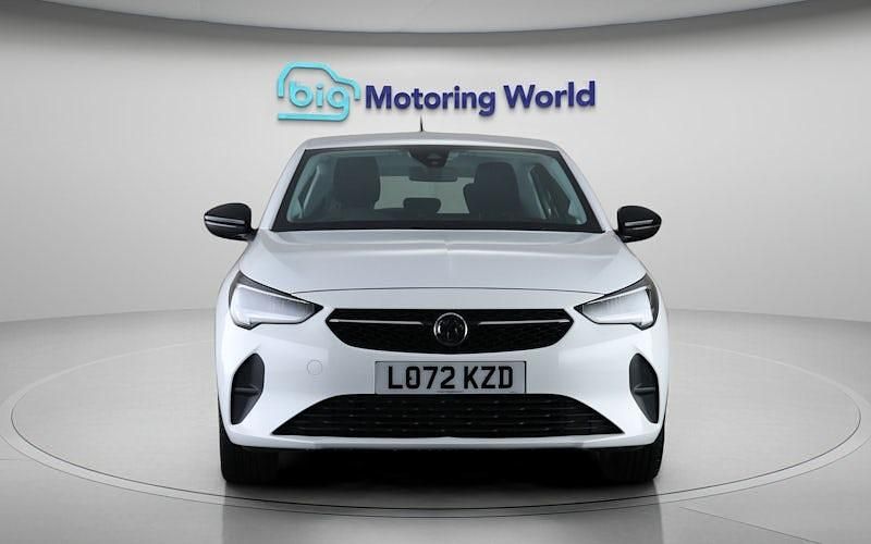 Second-hand Vauxhall Corsa Design Edition 75 CP (55 kW) 2022 Alb Hatchback