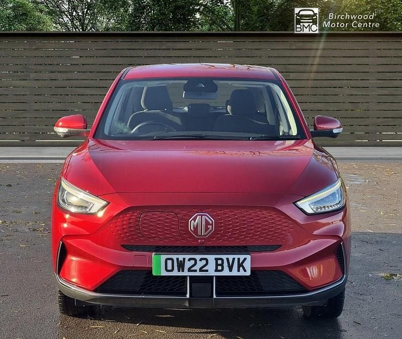 Used MG ZS SE 114 kW (156 HP) 2022 Red Hatchback