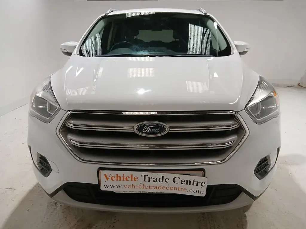 Used Ford Kuga Titanium 120 HP (88 kW) 2017 White SUV