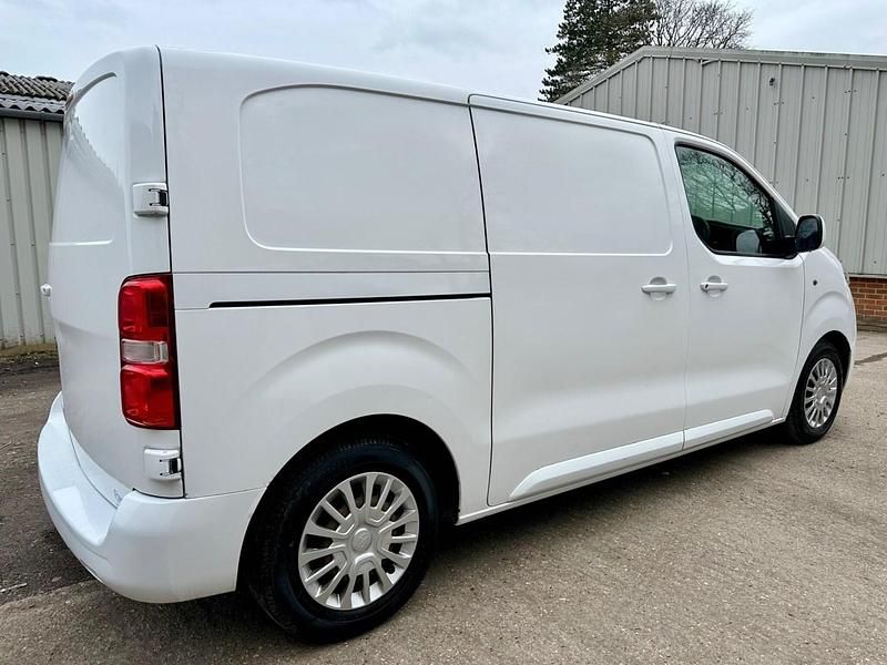 Used Toyota Proace Comfort 2018 White MPV